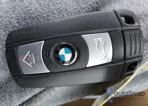 2007 BMW 328Xi z USA, uszkodzony, nr VIN WBAVC735X7KP35111